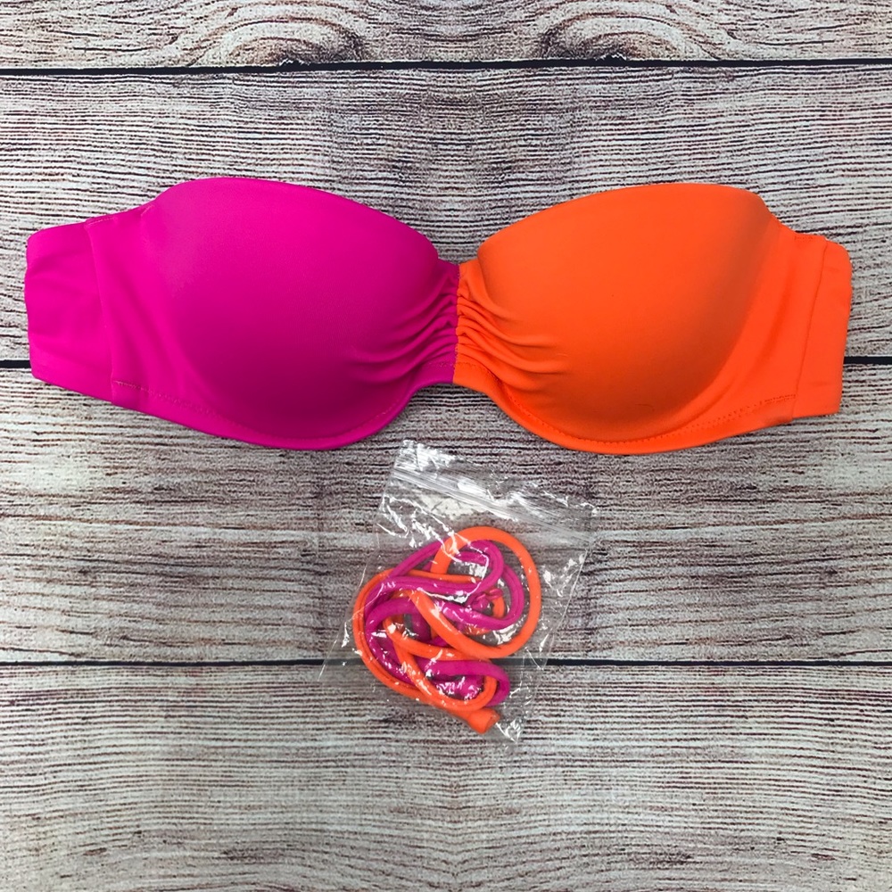 NWOT Victoria’s Secret two-tone bikini top (32A)